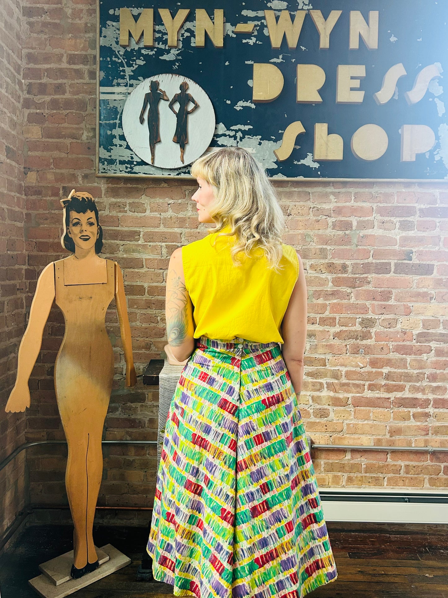 1950s Yellow Embroidered Blouse - Medium