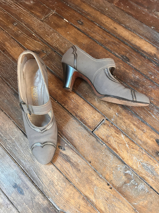 1930s Hanan & Sons Mary Jane Heels - 8N