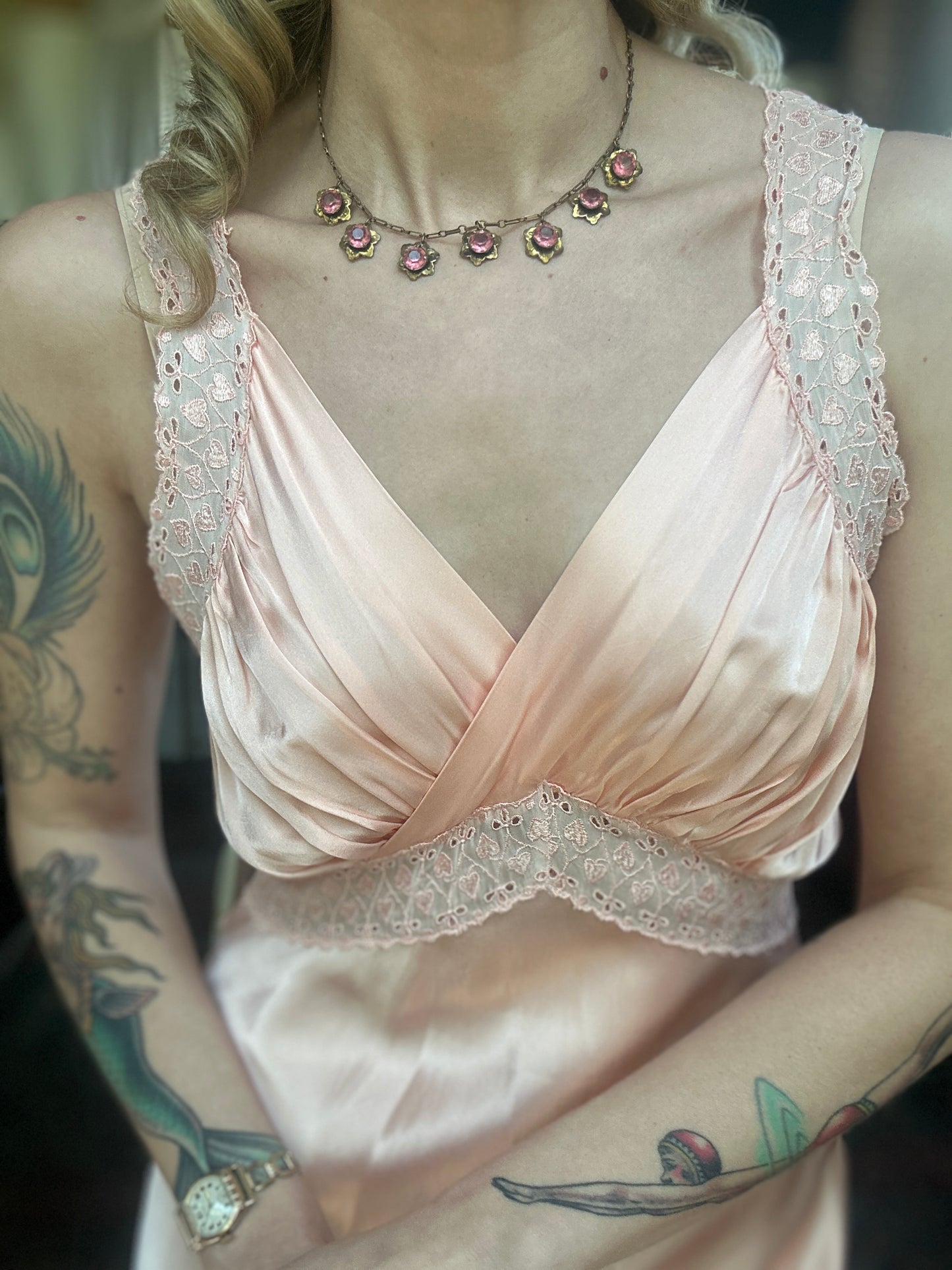 1940s Brass Floral Pink Jewel Necklace