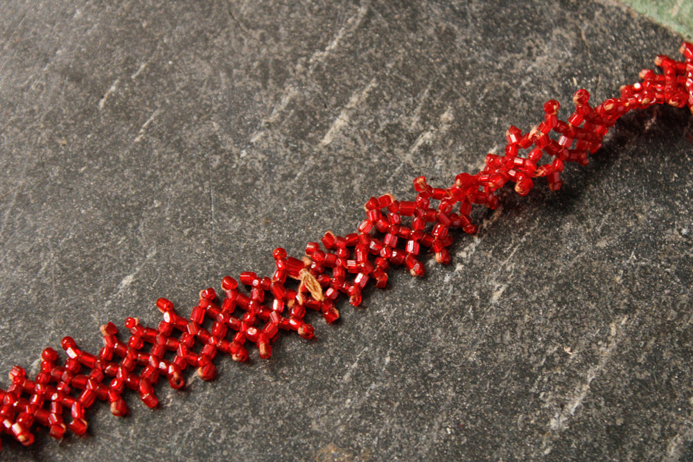 1920s Red Beaded Flapper Lariat Necklace