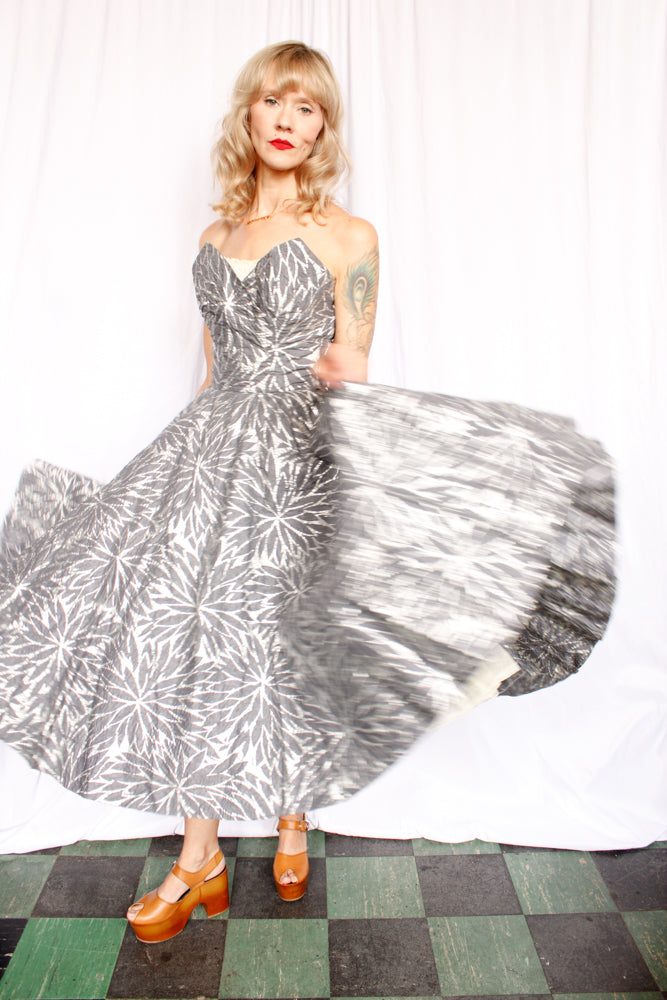 1950s Silver Leaf Fred Perlberg Strapless Party Dress with Shawl - Small
