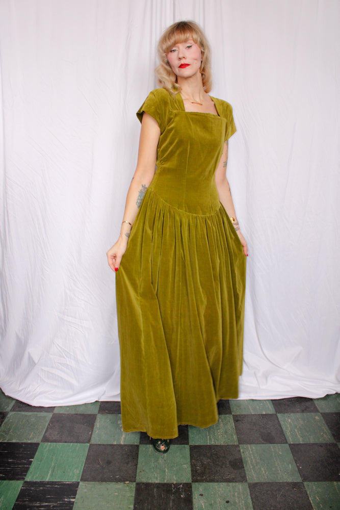 1940s Pistachio Green Velvet Gown - M/L