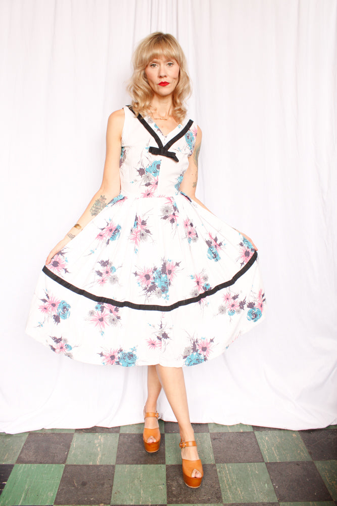 1950s Floral Cotton Day Dress - Small