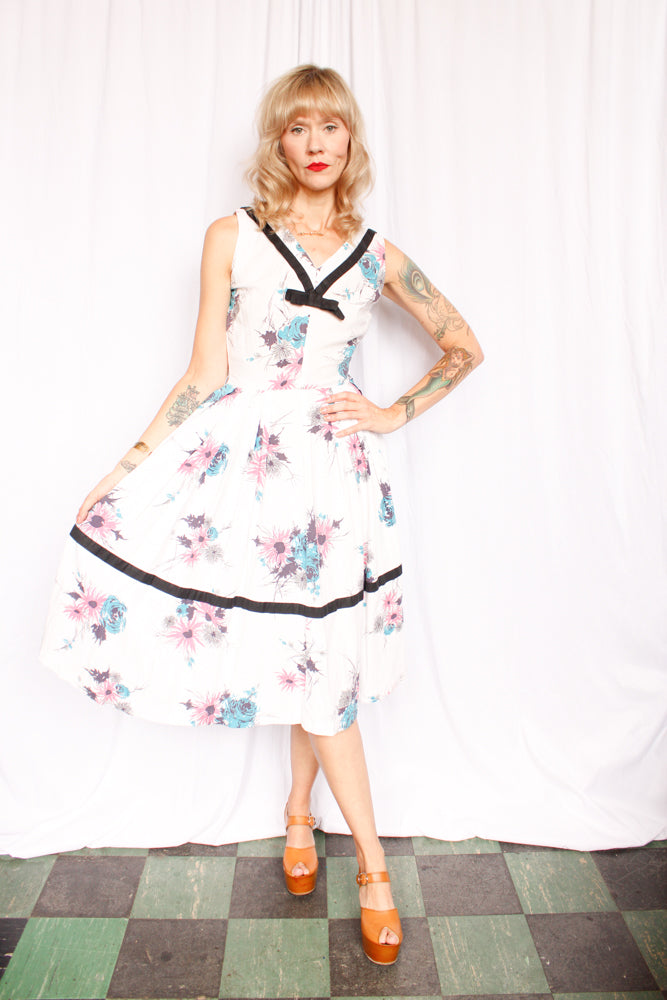 1950s Floral Cotton Day Dress - Small