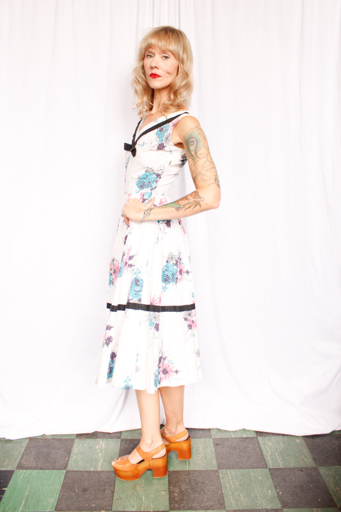 1950s Floral Cotton Day Dress - Small