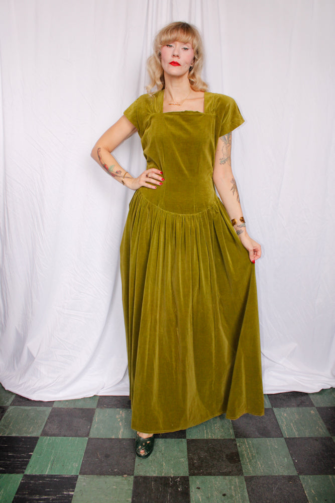 1940s Pistachio Green Velvet Gown - M/L