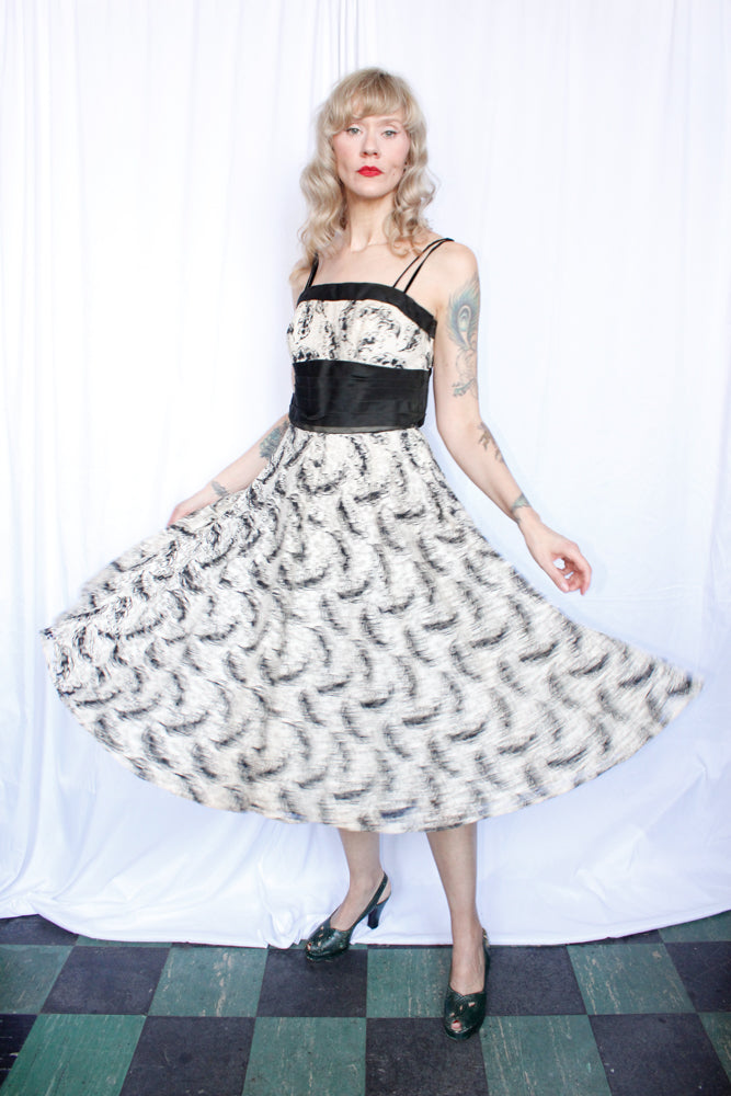 1950s Feather Pattern Lace Cocktail Dress - Small