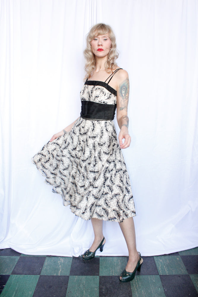 1950s Feather Pattern Lace Cocktail Dress - Small