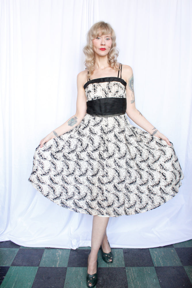 1950s Feather Pattern Lace Cocktail Dress - Small
