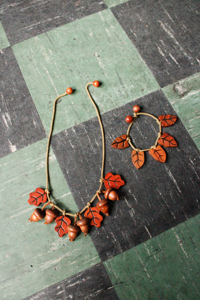1940s Wooden Leaves & Acorn Cord Necklace & Bracelet Set