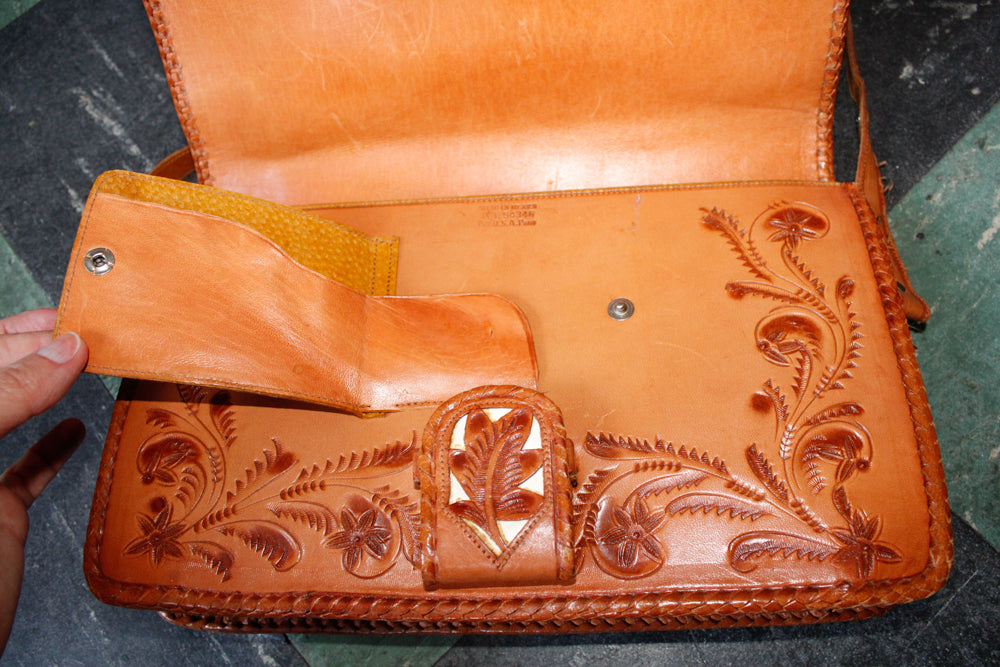 1940s Mexican Floral Tooled Leather Purse