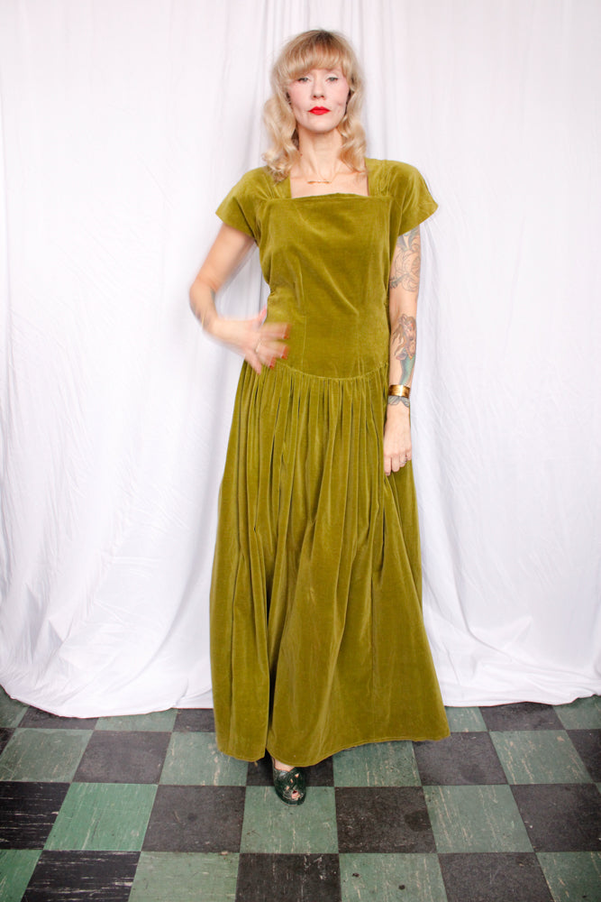 1940s Pistachio Green Velvet Gown - M/L
