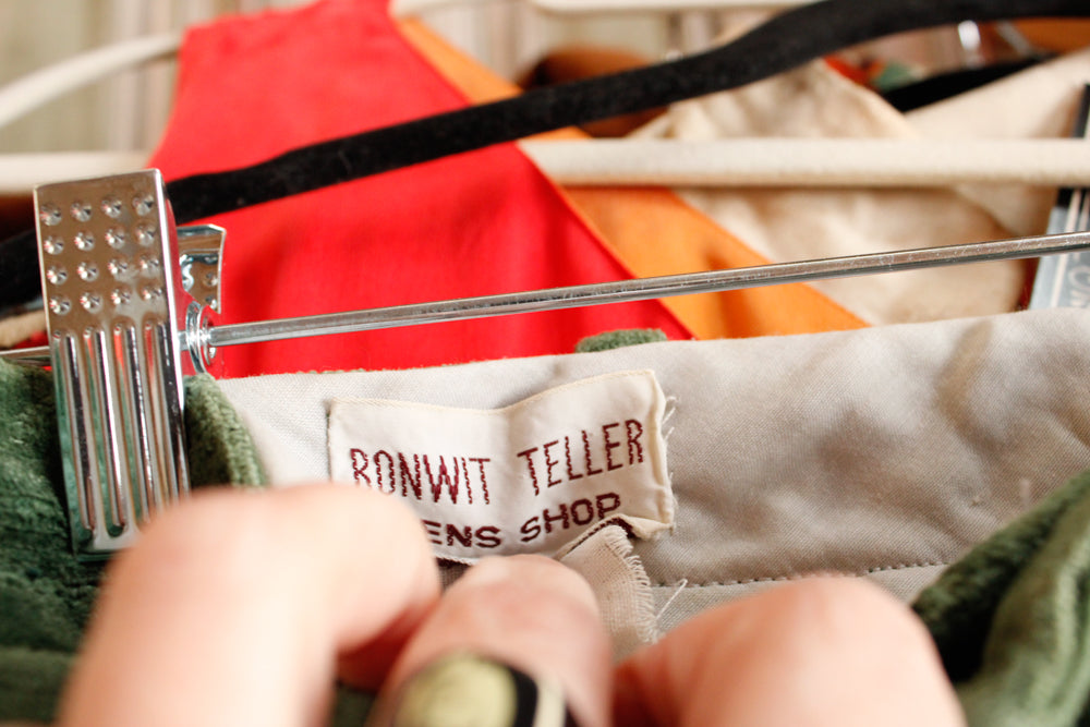 1970s Bonwit Teller Green Velvet Corduroy Low Rise Pant - 32" (Fits a Small)