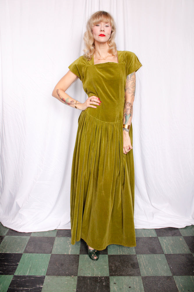 1940s Pistachio Green Velvet Gown - M/L