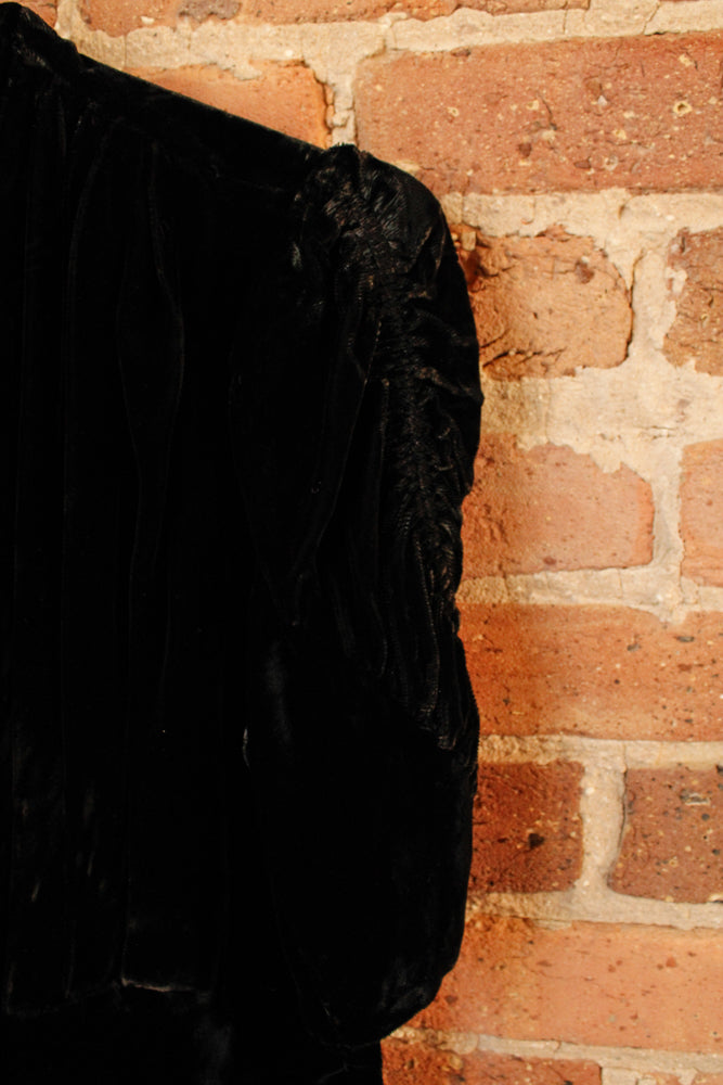 1930s Black Puff Sleeve Silk Velvet Dress with Belt - Large