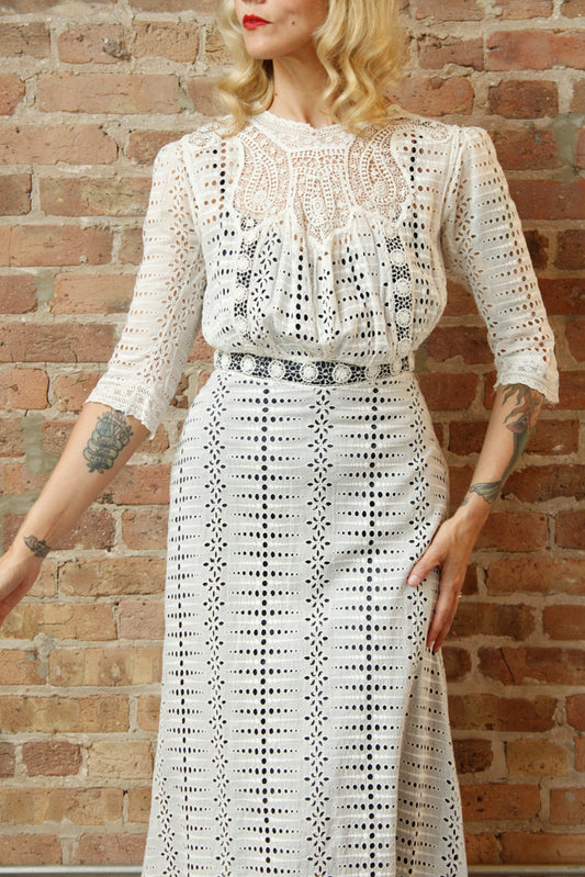 1900s Edwardian Eyelet Cotton Gown - Small