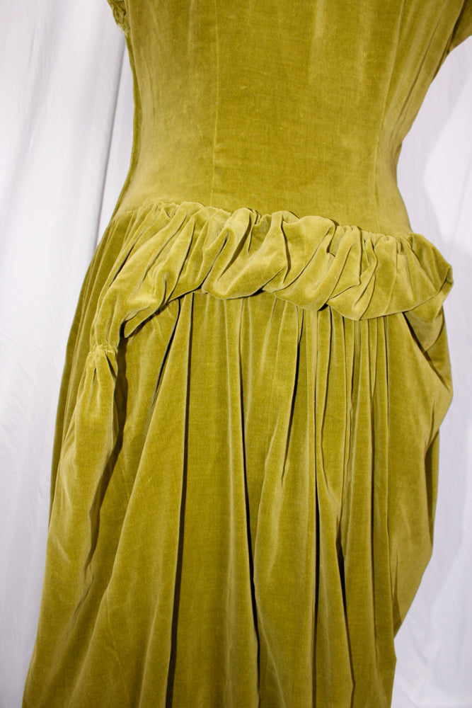 1940s Pistachio Green Velvet Gown - M/L