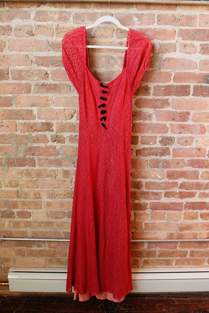 1930s Magenta Lace Puff Sleeve Gown - XS