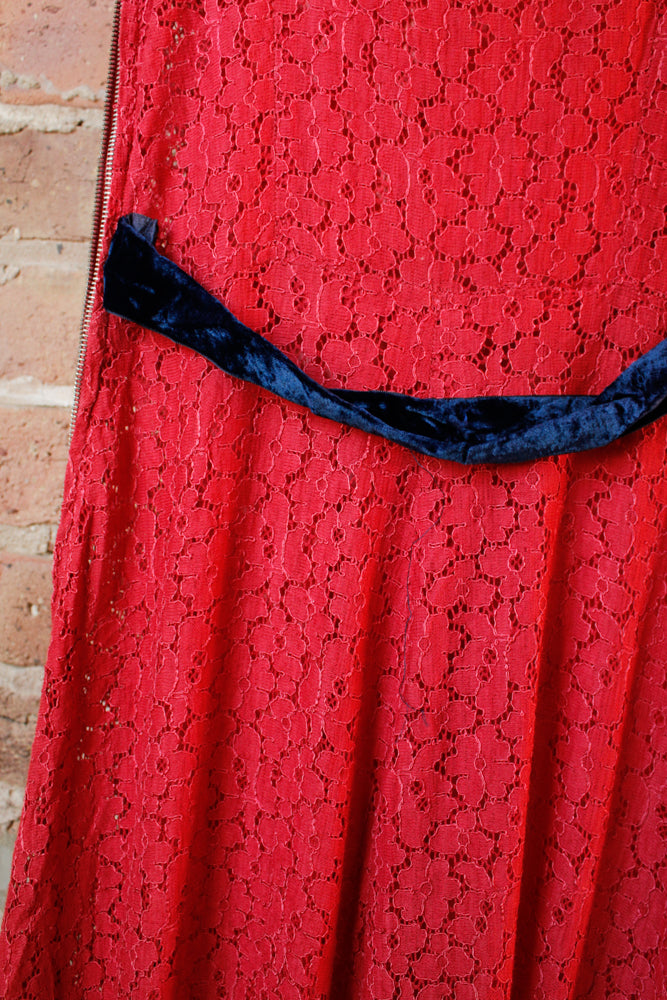 1930s Magenta Lace Puff Sleeve Gown - XS