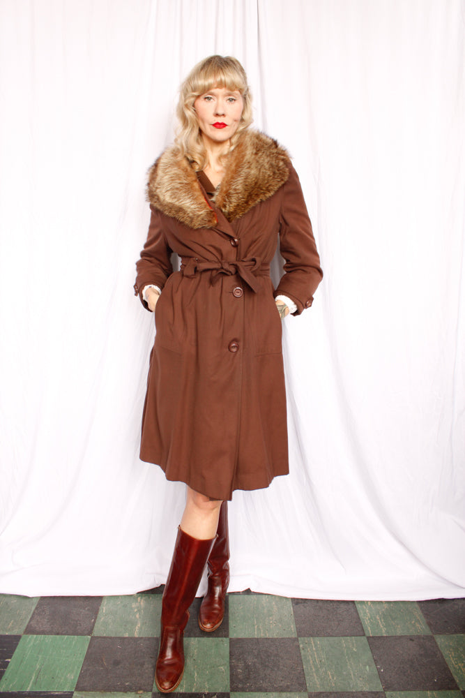 1970s Fall in New York Brown Coat - Large