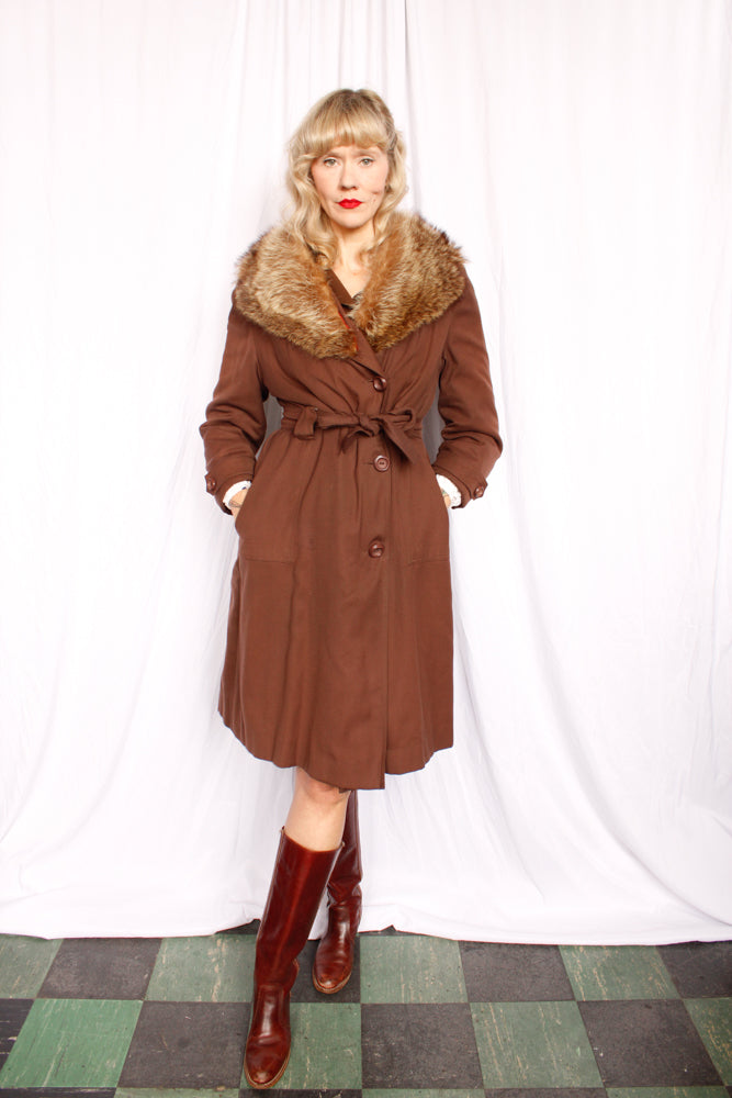 1970s Fall in New York Brown Coat - Large