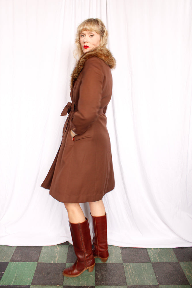 1970s Fall in New York Brown Coat - Large