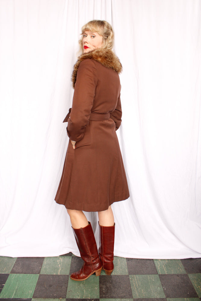 1970s Fall in New York Brown Coat - Large