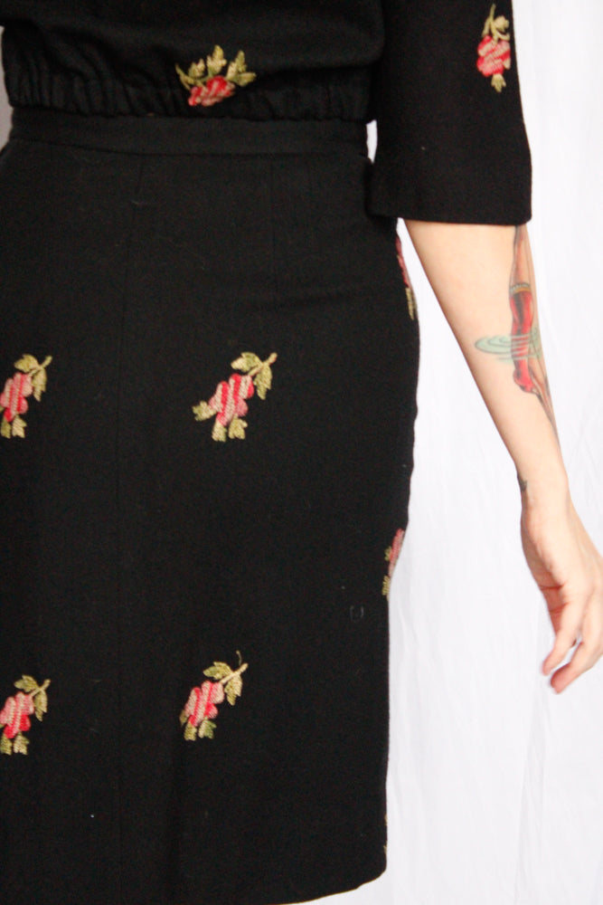 1950s 2pc Rose Embroidered Wool Blouse and Skirt Set - Small