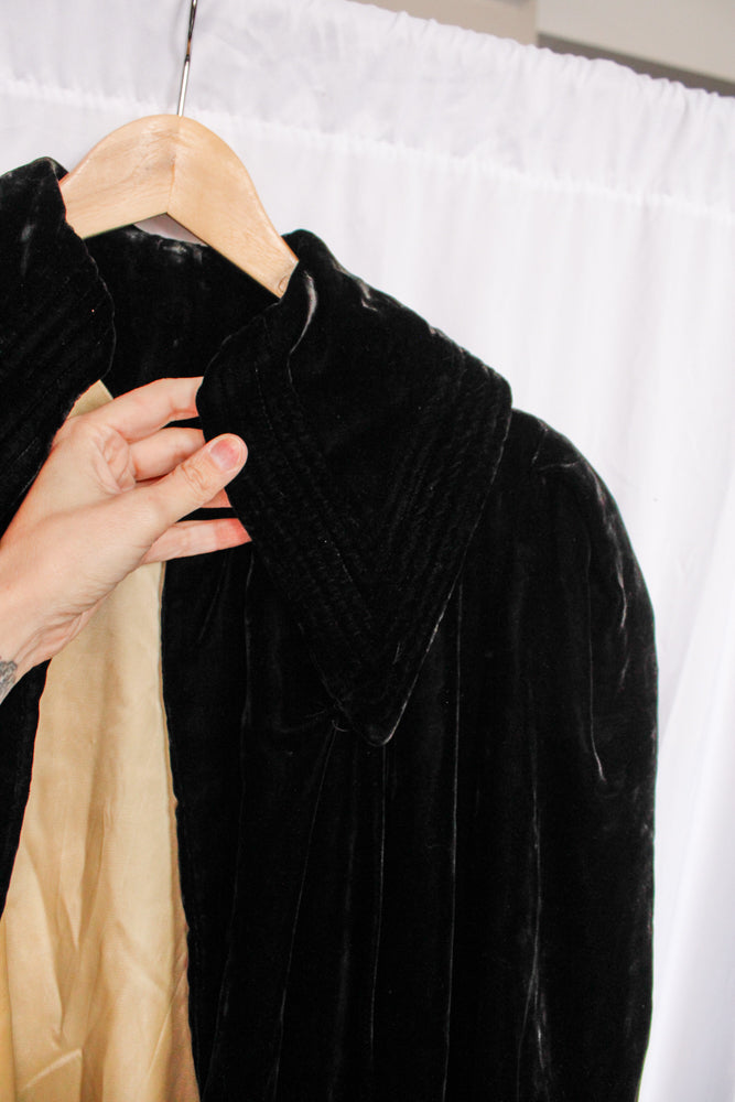 1930s Black Velvet Opera Coat - Small