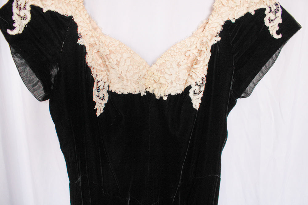 1940s Dorothy O'Hara Velvet Gown - S/M