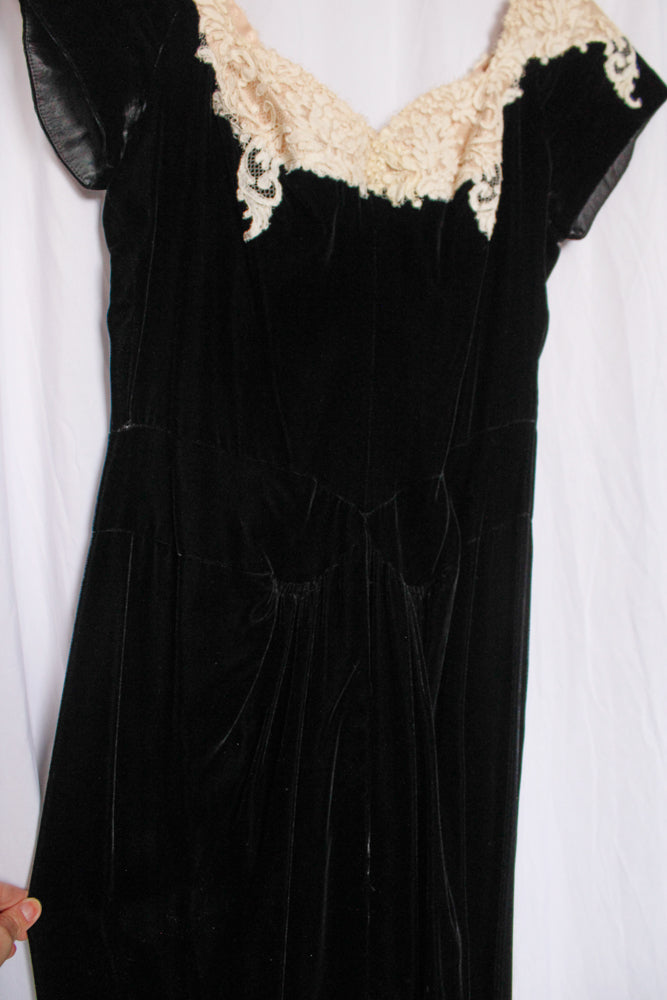 1940s Dorothy O'Hara Velvet Gown - S/M