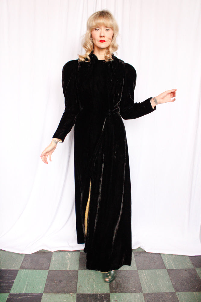 1930s Black Velvet Opera Coat - Small