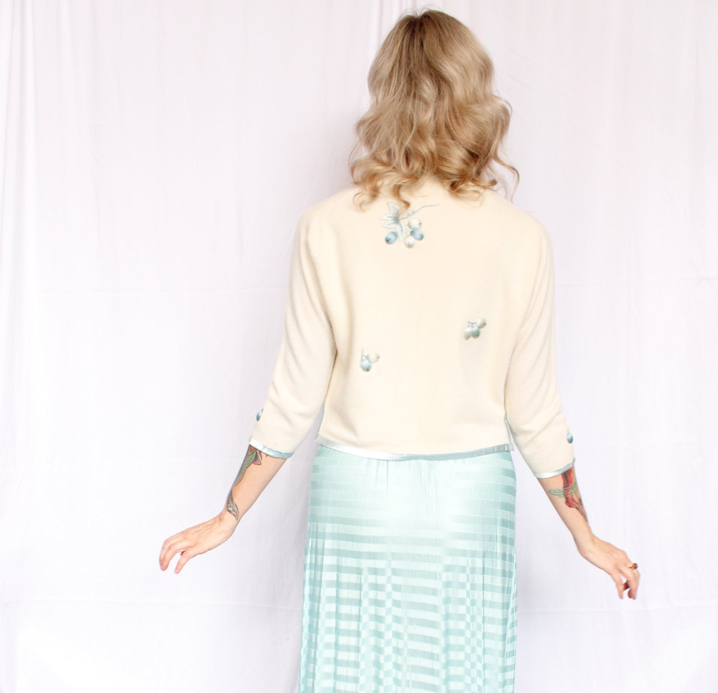 Late 1950s Dora Wong Cashmere Embroidered Cardigan - M/L