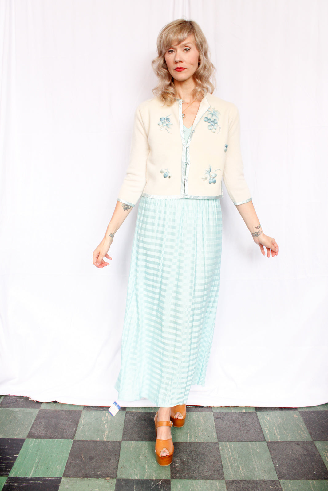 Late 1950s Dora Wong Cashmere Embroidered Cardigan - M/L
