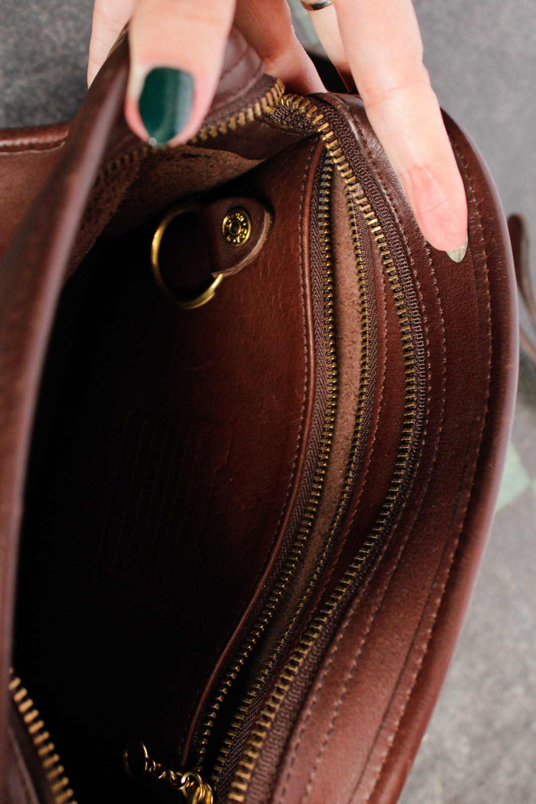 1990s Coach Metropolis Brown Shoulder Handbag Style F82 9087