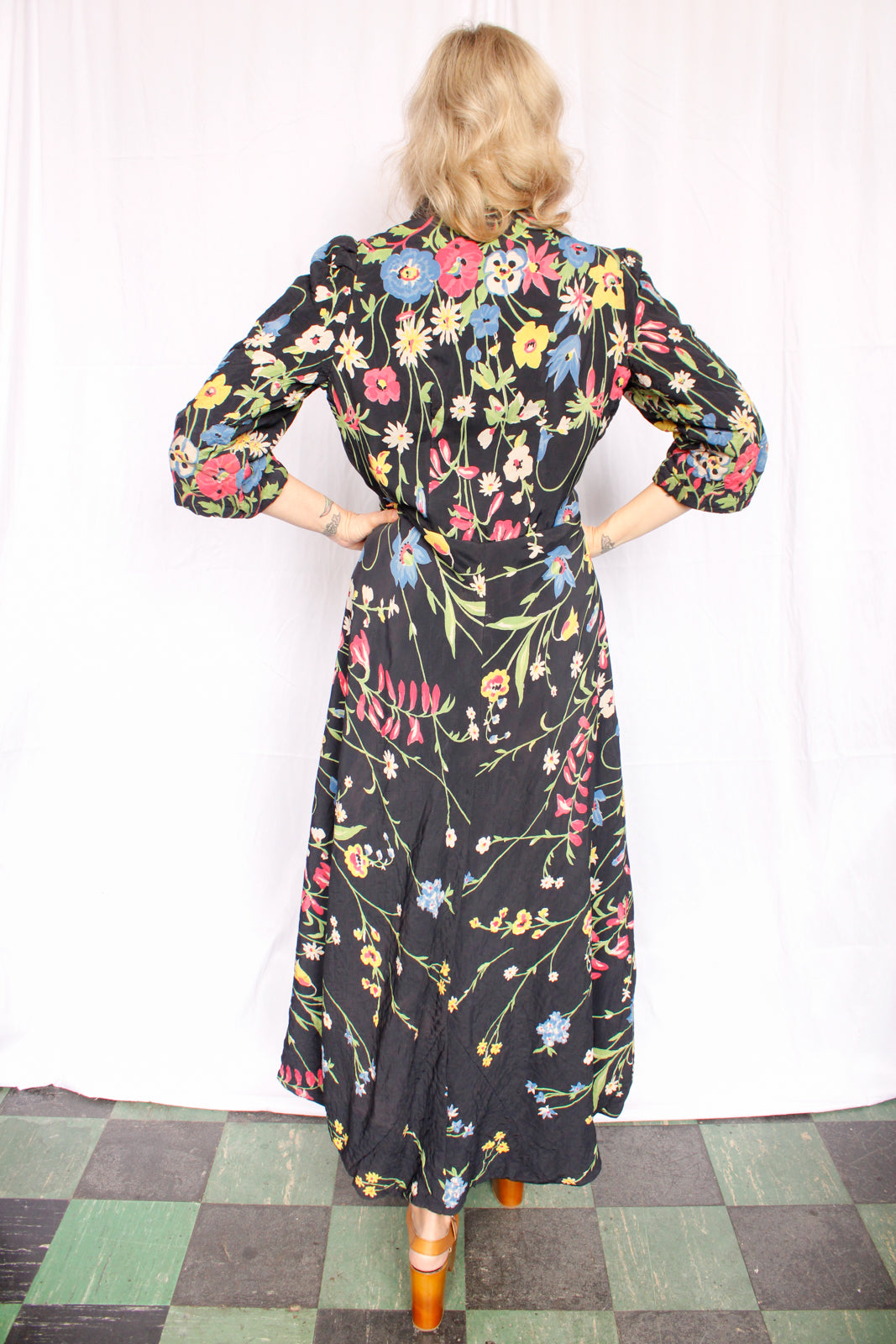 Early 1940s Bright Cold Rayon Floral Robe - Large