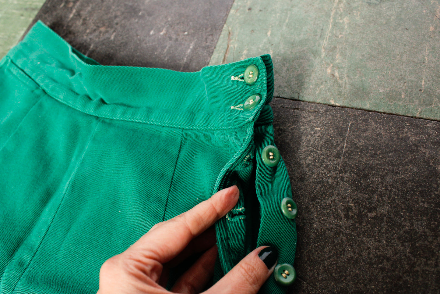 1950s Kelly Green Jantzen Short Shorts - 25" waist