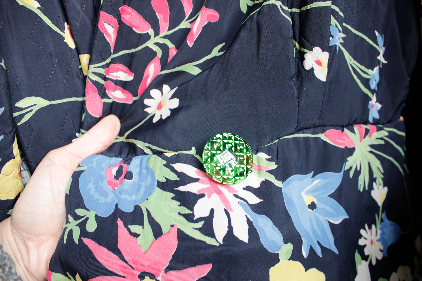 Early 1940s Bright Cold Rayon Floral Robe - Large