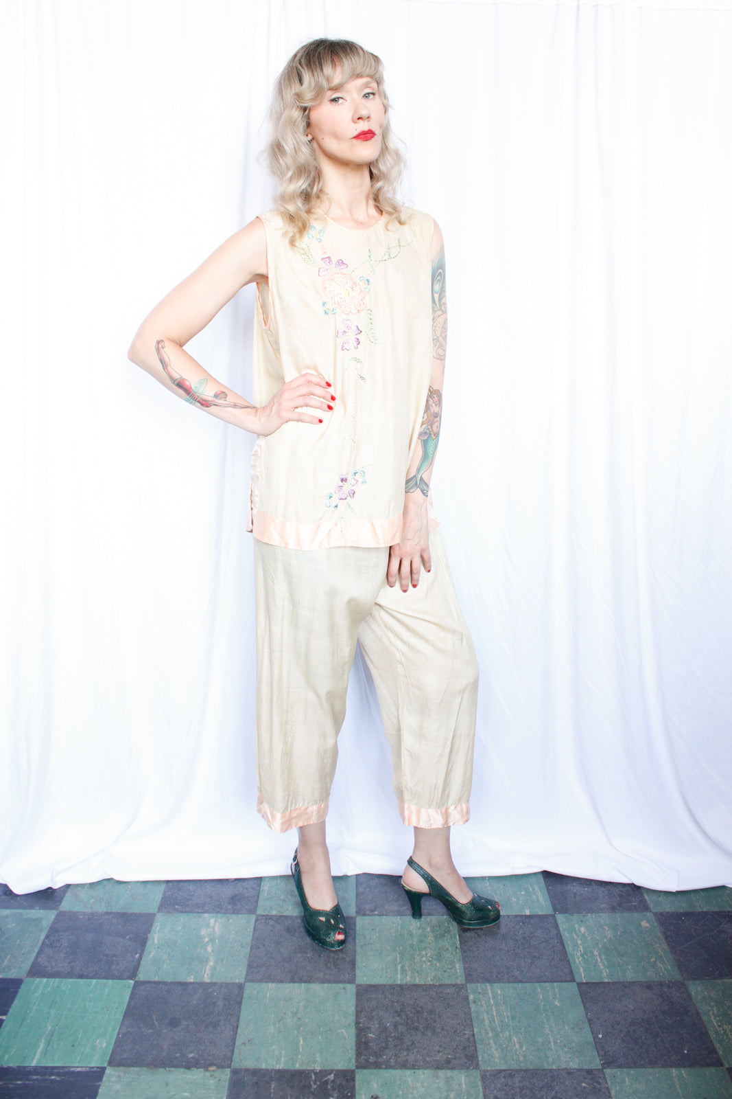 1920s Japanese Pongee Silk Embroidered 2pc Pajamas - M/L