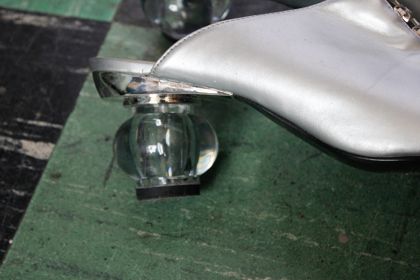 2000s Y2K Silver and Lucite Slide Sandals - 7M