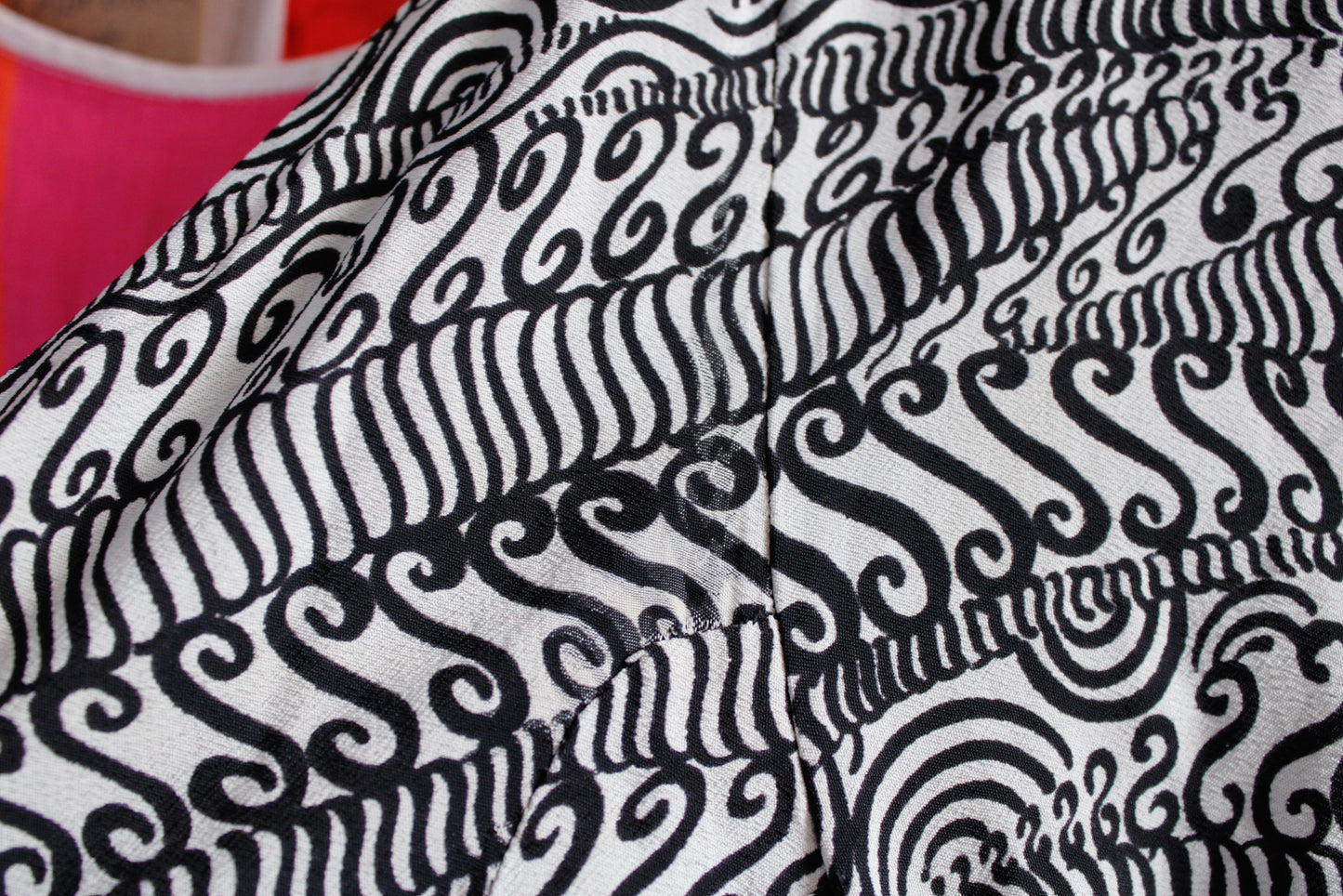 1940s Black & White 2pc Rayon Crepe Suit - Xs