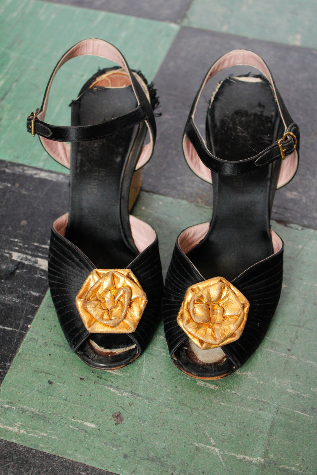 1940s Gold Silk and Leather Wedges - 5.5M