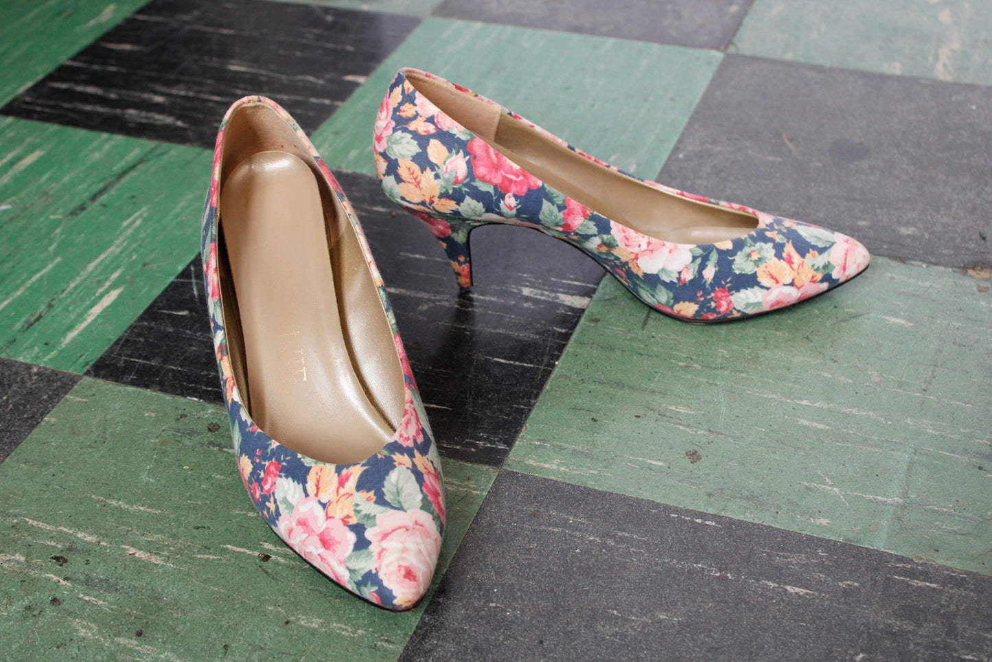 1980s Floral Purse & Heels Set - 8.5M