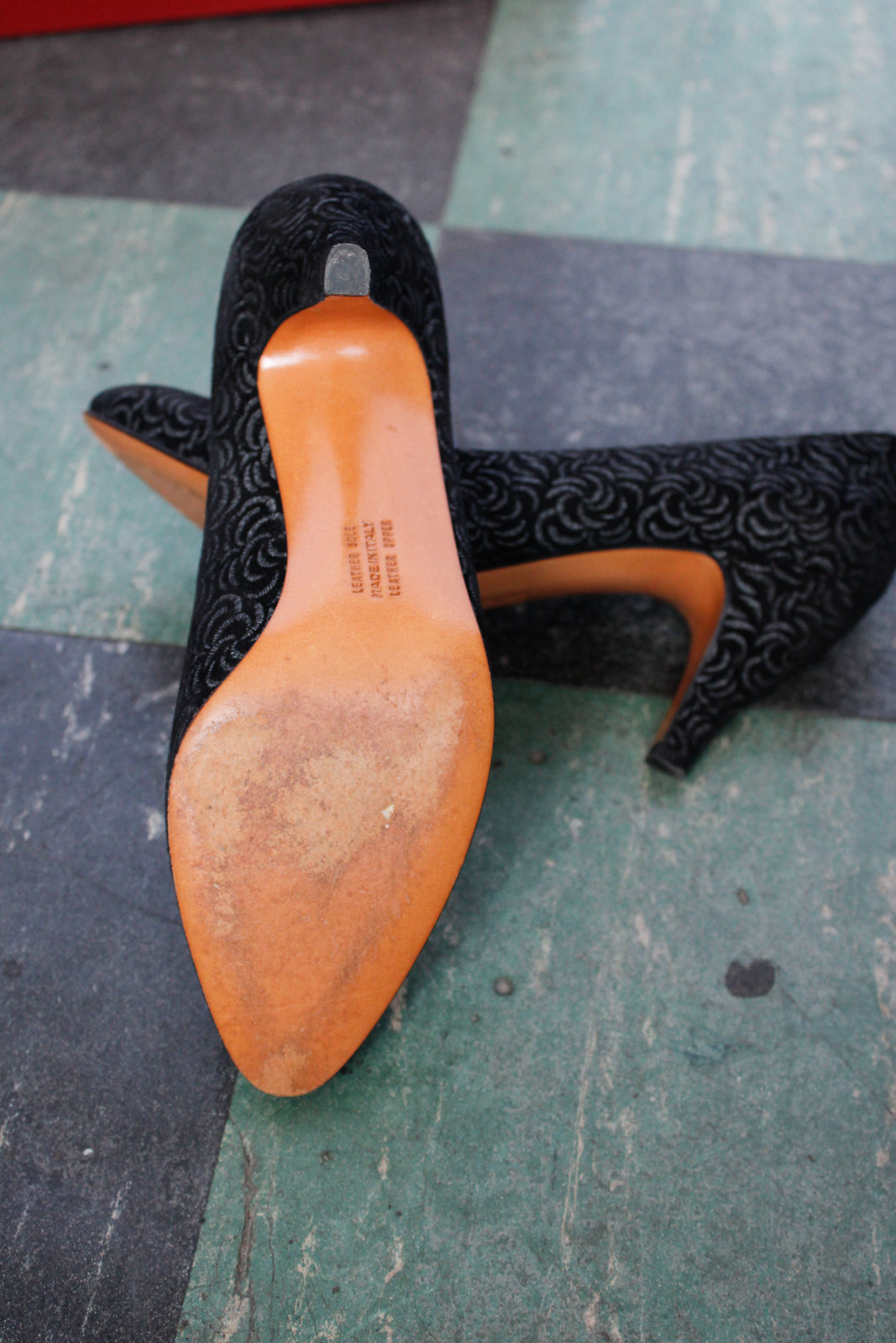 1980s Brushed Leather Black & Silver FERRAGAMO Heels w/Box - 8.5M
