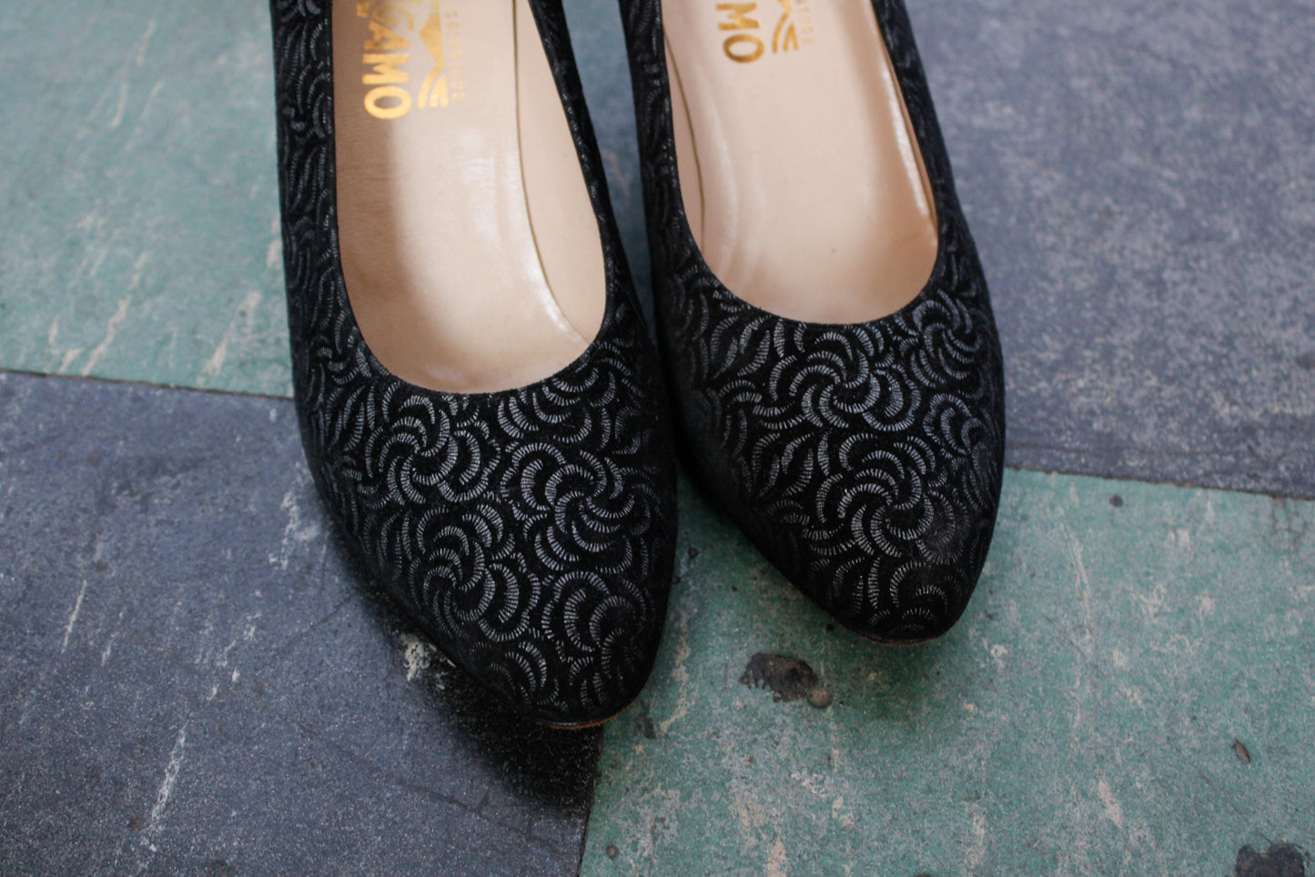 1980s Brushed Leather Black & Silver FERRAGAMO Heels w/Box - 8.5M