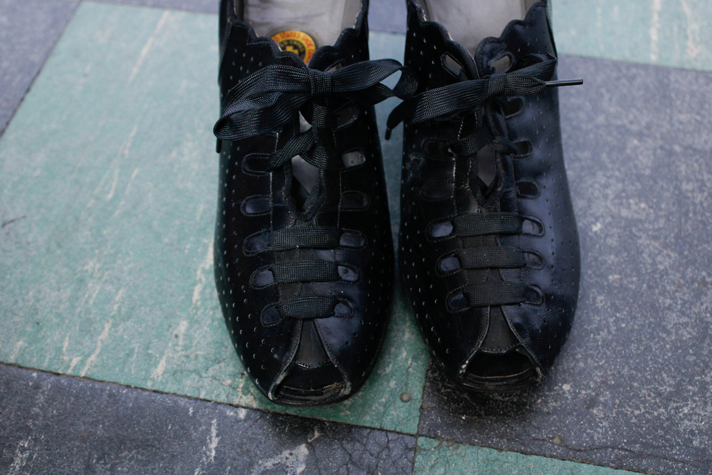 1940s Red Cross Black Lace Up Heels - 8N