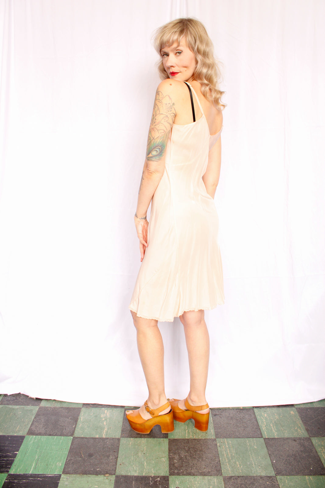 1940s Champagne Pink Rayon Slip - Medium