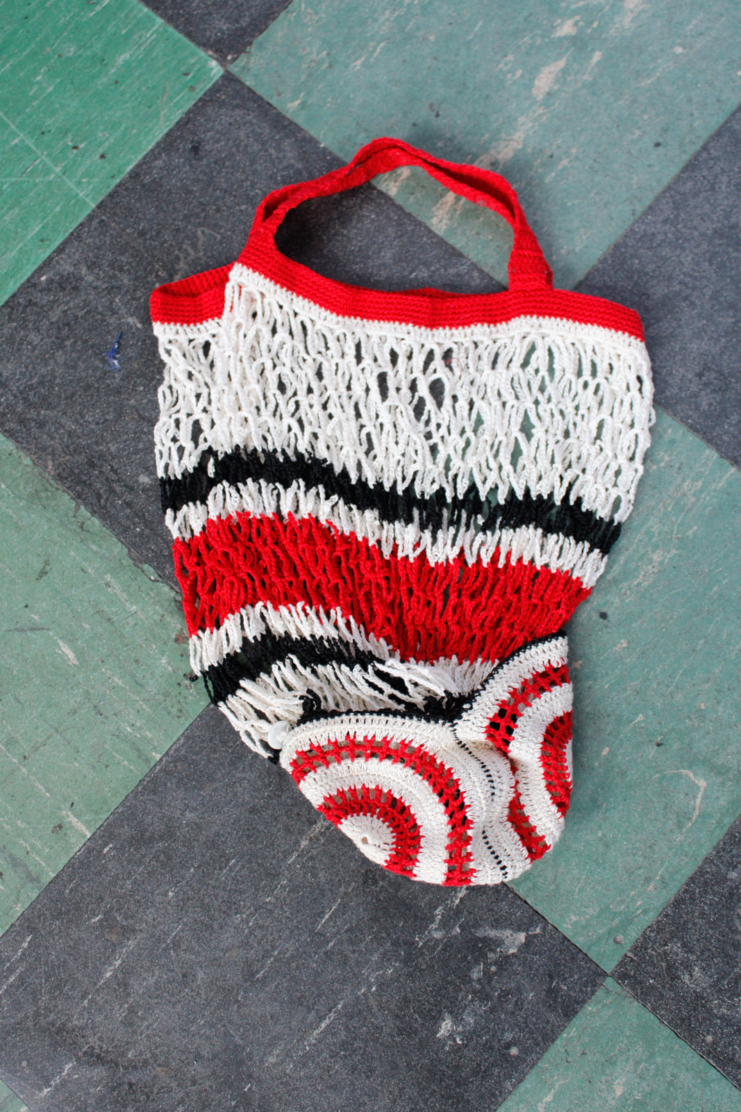 1930s Red White and Black Open Knit Handbag