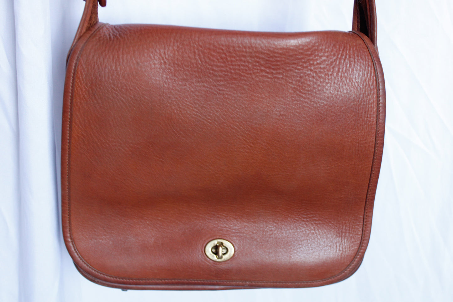 1990s 9525 Saddle Bag Classic Large Tan Leather Coach Large Handbag