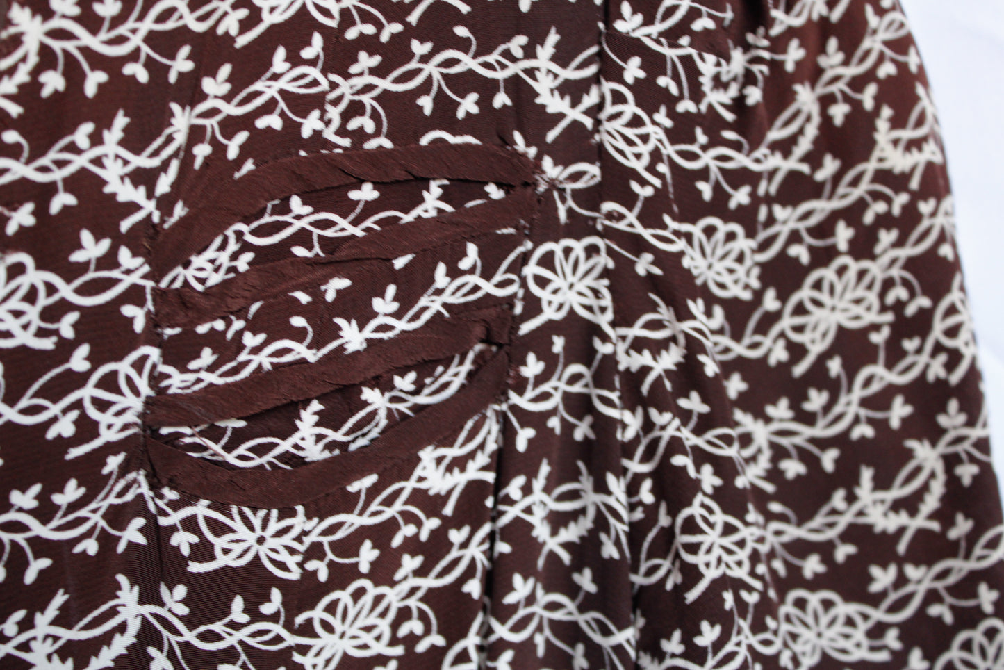 1930s L'Aiglon Brown & White Floral Puff Sleeve Dress - S/M